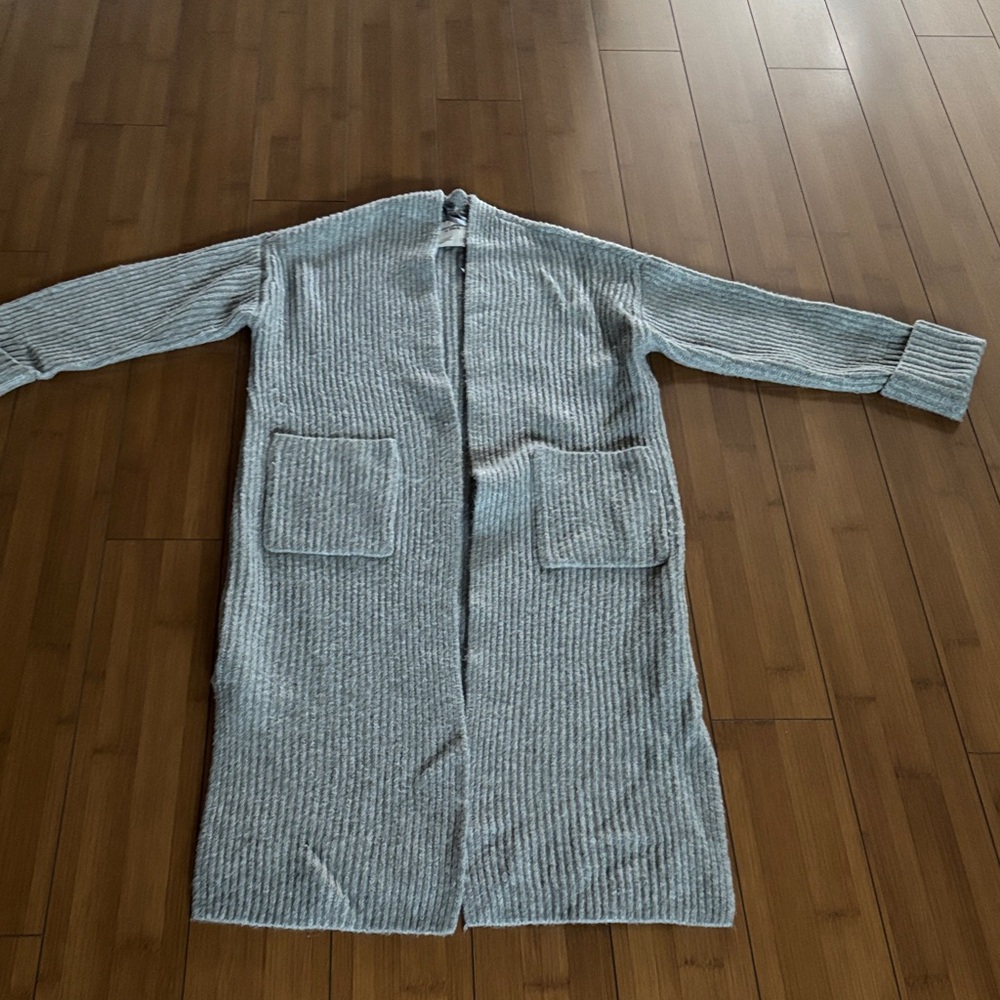 Abercrombie & Fitch Heather Gray Sweater